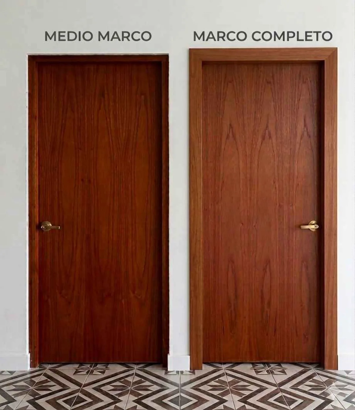 Dos puertas de madera en tono cerezo: una con medio marco y otra con marco completo